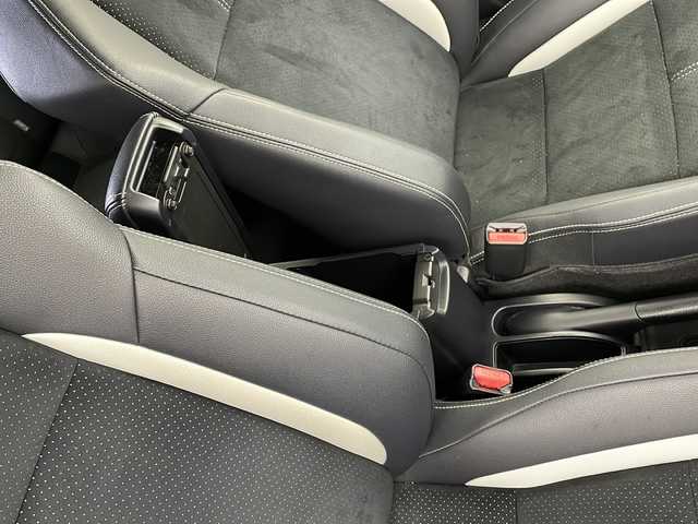 トヨタ アクア G G’s 栃木県 2015(平27)年 8.2万km ライムホワイトパールクリスタルシャイン 純正SDナビ/　Bluetooth/フルセグTV/CD/DVD/SD/DS/AM/FM/バックカメラ/クルーズコントロール/ETC/G’s純正フルエアロ/専用フロントシート/本革巻きステアリング/LEDヘッドライト/LEDフォグランプ/ドアバイザー/純正17インチアルミホイール/スマートキー×2本/取扱説明書