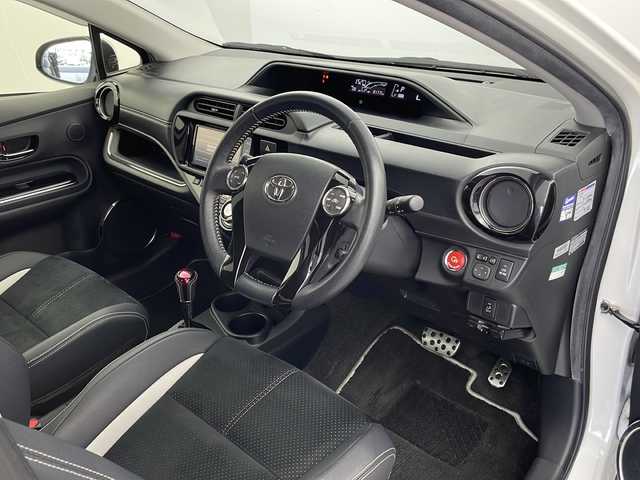トヨタ アクア G G’s 栃木県 2015(平27)年 8.2万km ライムホワイトパールクリスタルシャイン 純正SDナビ/　Bluetooth/フルセグTV/CD/DVD/SD/DS/AM/FM/バックカメラ/クルーズコントロール/ETC/G’s純正フルエアロ/専用フロントシート/本革巻きステアリング/LEDヘッドライト/LEDフォグランプ/ドアバイザー/純正17インチアルミホイール/スマートキー×2本/取扱説明書