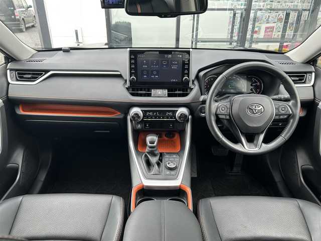 トヨタ ＲＡＶ４ アドベンチャー 千葉県 2020(令2)年 5.8万km アッシュグレーメタリック/アティチュードブラックマイカ 2トーン 純正9インチナビ/(フルセグTV BT FM AM)/バックカメラ/前後ドライブレコーダー/衝突被害軽減システム/車線逸脱警報/クルーズコントロール/レザーシート/横滑り防止装置/ビルトインETC2.0/LEDヘッドライト/フォグランプ/オートライト/ウィンカーミラー/電動格納ミラー/純正19インチAW/シートヒーター/エアシート/シートリフター/ステアリングヒーター/プッシュスタート/スマートキー/フロアマット/スペアキー/取扱説明書