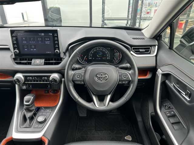 トヨタ ＲＡＶ４ アドベンチャー 千葉県 2020(令2)年 5.8万km アッシュグレーメタリック/アティチュードブラックマイカ 2トーン 純正9インチナビ/(フルセグTV BT FM AM)/バックカメラ/前後ドライブレコーダー/衝突被害軽減システム/車線逸脱警報/クルーズコントロール/レザーシート/横滑り防止装置/ビルトインETC2.0/LEDヘッドライト/フォグランプ/オートライト/ウィンカーミラー/電動格納ミラー/純正19インチAW/シートヒーター/エアシート/シートリフター/ステアリングヒーター/プッシュスタート/スマートキー/フロアマット/スペアキー/取扱説明書