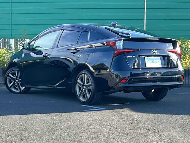 トヨタ プリウス Sツーリングセレクション 茨城県 2019(令1)年 3.9万km アティチュードブラックマイカ ＡＬＰＩＮＥ9インチナビ/CD/DVD/Bluetooth/バックカメラ/ビルトインETC/デジタルインナーミラー/ドライブレコーダー前後/クルーズコントロール/ドライブレコーダー前後/前席シートヒーター/エアシート/コーナーセンサー前後/純正LEDヘッドライト/LEDフォグライト/純正17インチアルミホイール/純正フロアマット/衝突軽減システム/プッシュスタート/スマートキー