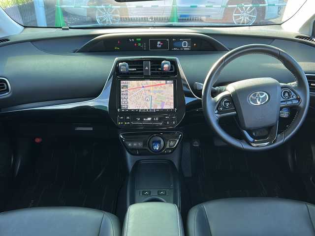 トヨタ プリウス Sツーリングセレクション 茨城県 2019(令1)年 3.9万km アティチュードブラックマイカ ＡＬＰＩＮＥ9インチナビ/CD/DVD/Bluetooth/バックカメラ/ビルトインETC/デジタルインナーミラー/ドライブレコーダー前後/クルーズコントロール/ドライブレコーダー前後/前席シートヒーター/エアシート/コーナーセンサー前後/純正LEDヘッドライト/LEDフォグライト/純正17インチアルミホイール/純正フロアマット/衝突軽減システム/プッシュスタート/スマートキー