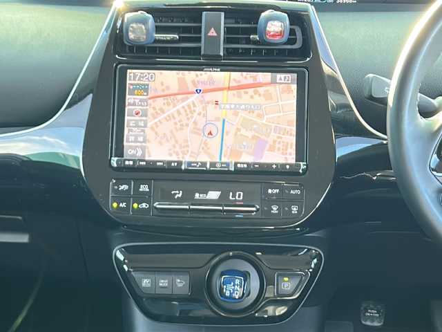 トヨタ プリウス Sツーリングセレクション 茨城県 2019(令1)年 3.9万km アティチュードブラックマイカ ＡＬＰＩＮＥ9インチナビ/CD/DVD/Bluetooth/バックカメラ/ビルトインETC/デジタルインナーミラー/ドライブレコーダー前後/クルーズコントロール/ドライブレコーダー前後/前席シートヒーター/エアシート/コーナーセンサー前後/純正LEDヘッドライト/LEDフォグライト/純正17インチアルミホイール/純正フロアマット/衝突軽減システム/プッシュスタート/スマートキー