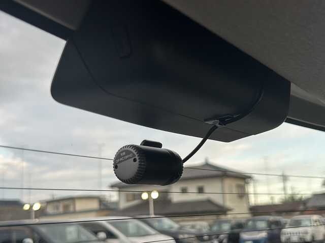 ホンダ Ｎ ＯＮＥ プレミアム Lパッケージ 栃木県 2013(平25)年 10.4万km プレミアムホワイトパール スマートフォン連携ディスプレイオーディオ/●6.1インチ ワイドディスプレイ/●リアワイドカメラ/●オーディオスイッチ/●スマートフォンホルダー/●CDプレーヤー/●USBジャック/●HDMI(R)ジャック/●Bluetooth(R)Audio対応/●Bluetooth(R)対応ハンズフリーテレホン機能/ドライブレコーダー(前後)/横滑り防止装置/ECON/純正フロアマット/ドアバイザー/プッシュスタート/スマートキー×2/取扱説明書/保証書/165/65R14(サマータイヤ積込有)