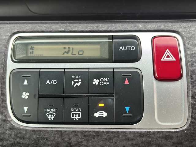 ホンダ Ｎ ＯＮＥ プレミアム Lパッケージ 栃木県 2013(平25)年 10.4万km プレミアムホワイトパール スマートフォン連携ディスプレイオーディオ/●6.1インチ ワイドディスプレイ/●リアワイドカメラ/●オーディオスイッチ/●スマートフォンホルダー/●CDプレーヤー/●USBジャック/●HDMI(R)ジャック/●Bluetooth(R)Audio対応/●Bluetooth(R)対応ハンズフリーテレホン機能/ドライブレコーダー(前後)/横滑り防止装置/ECON/純正フロアマット/ドアバイザー/プッシュスタート/スマートキー×2/取扱説明書/保証書/165/65R14(サマータイヤ積込有)