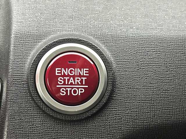 ホンダ Ｎ ＯＮＥ プレミアム Lパッケージ 栃木県 2013(平25)年 10.4万km プレミアムホワイトパール スマートフォン連携ディスプレイオーディオ/●6.1インチ ワイドディスプレイ/●リアワイドカメラ/●オーディオスイッチ/●スマートフォンホルダー/●CDプレーヤー/●USBジャック/●HDMI(R)ジャック/●Bluetooth(R)Audio対応/●Bluetooth(R)対応ハンズフリーテレホン機能/ドライブレコーダー(前後)/横滑り防止装置/ECON/純正フロアマット/ドアバイザー/プッシュスタート/スマートキー×2/取扱説明書/保証書/165/65R14(サマータイヤ積込有)