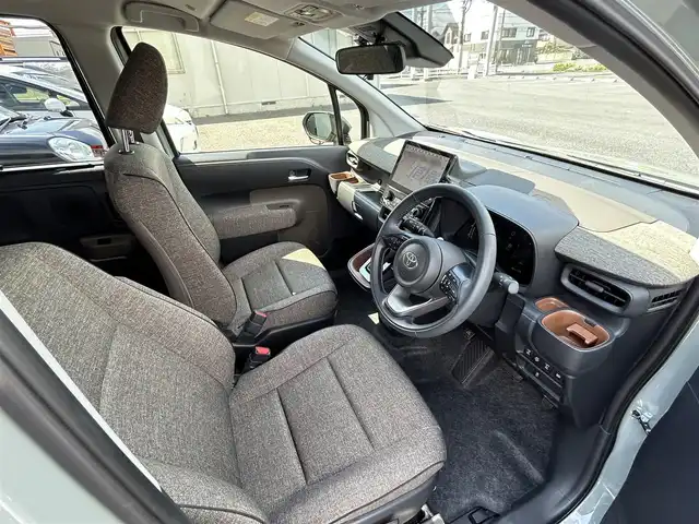 トヨタ シエンタ ハイブリッド Z 福島県 2024(令6)年 0.9万km アーバンカーキ トヨタセーフティセンス/プリクラッシュセーフティ/レーンディパーチャーアラート/レーダークルーズコントロール/アダプティブハイビームシステム/ロードサイドアシスト/ブレインドスポットモニター/純正10.5インチディスプレイオーディオ/【USB/BT/TV/Miracast/ナビ機能】/ドライブレコーダー/ビルトインETC2.0/両側パワースライドドア/ステアリングリモコン/リアドアシェード/LEDオートライト