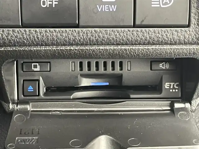 トヨタ ＲＡＶ４ ハイブリットG 愛知県 2021(令3)年 1.6万km ホワイトパールクリスタルシャイン 純正９型ナビ　ＴＲＤ　全方位　ＢＳＭ　禁煙車　純正ツィーター　ルーフレール　ワイヤレス充電　デジイン　セーフティセンス　ＥＴＣ　ドラレコ　黒革　ＬＥＤオートライト　電動リヤゲート　追従クルコン　フォグ