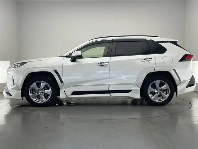 トヨタ ＲＡＶ４ ハイブリットG 愛知県 2021(令3)年 1.6万km ホワイトパールクリスタルシャイン 純正９型ナビ　ＴＲＤ　全方位　ＢＳＭ　禁煙車　純正ツィーター　ルーフレール　ワイヤレス充電　デジイン　セーフティセンス　ＥＴＣ　ドラレコ　黒革　ＬＥＤオートライト　電動リヤゲート　追従クルコン　フォグ
