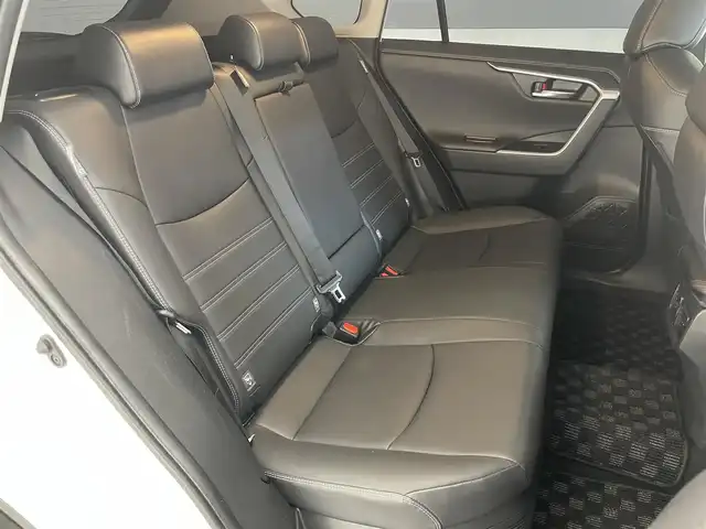 トヨタ ＲＡＶ４ ハイブリットG 愛知県 2021(令3)年 1.6万km ホワイトパールクリスタルシャイン 純正９型ナビ　ＴＲＤ　全方位　ＢＳＭ　禁煙車　純正ツィーター　ルーフレール　ワイヤレス充電　デジイン　セーフティセンス　ＥＴＣ　ドラレコ　黒革　ＬＥＤオートライト　電動リヤゲート　追従クルコン　フォグ