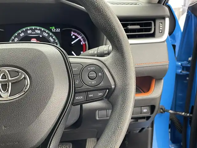 トヨタ ＲＡＶ４ アドベンチャー 滋賀県 2019(令1)年 3.7万km シアンM 社外7インチナビ/【Bluetooth/CD/DVD/フルセグTV/USB】/レーダークルーズコントロール/クリアランスソナー/ETC/D席パワーシート/電動パーキングブレーキ/オートブレーキホールド/前後ドライブレコーダー/プッシュスタート/スマートキー/ステアリングリモコン