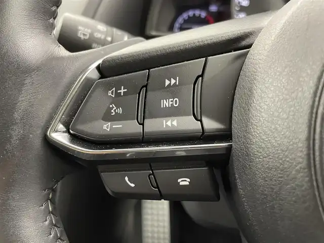マツダ アクセラ スポーツ 15S 大分県 2016(平28)年 7.7万km スノーフレイクホワイトパールマイカ 純正ナビ/CD/DVD/TV/バックカメラ/前後ドライブレコーダー/ブラインドスポットモニター/LEDヘッドランプ/クルーズコントロール/ビルトインETC/スマートキー/アイドリングストップ/6速MT