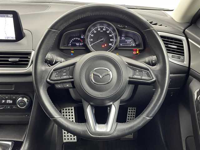 マツダ アクセラ スポーツ 15S 大分県 2016(平28)年 7.7万km スノーフレイクホワイトパールマイカ 純正ナビ/CD/DVD/TV/バックカメラ/前後ドライブレコーダー/ブラインドスポットモニター/LEDヘッドランプ/クルーズコントロール/ビルトインETC/スマートキー/アイドリングストップ/6速MT