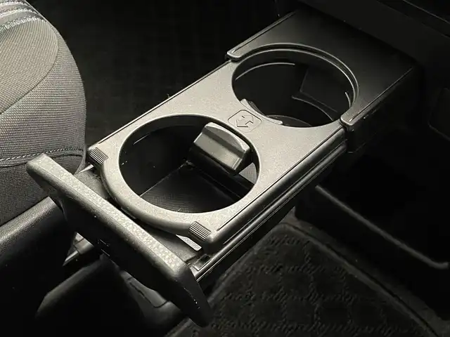 トヨタ ヴォクシー ZS 煌Ⅱ 岐阜県 2016(平28)年 9万km ホワイトパールクリスタルシャイン 4WD/SDナビ（Panasonic　CN-S310D）/【TV．Bluetooth．CD.DVD.AM/FM】/後席用モニター/バックカメラ/スマートキー/プッシュスタート/両側パワースライドドア/レーンキープアシスト/衝突軽減ブレーキ/ETC/ドライブレコーダー/ウィンカーミラー/オートライト/オートマチックハイビーム/フォグライト/積み込みスタッドレスタイヤ/ドアバイザー/保証書/取扱説明書/スペアキー