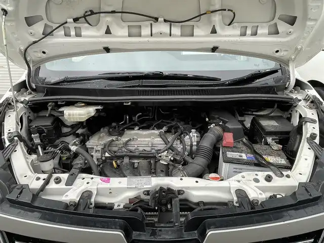 トヨタ ヴォクシー ZS 煌Ⅱ 岐阜県 2016(平28)年 9万km ホワイトパールクリスタルシャイン 4WD/SDナビ（Panasonic　CN-S310D）/【TV．Bluetooth．CD.DVD.AM/FM】/後席用モニター/バックカメラ/スマートキー/プッシュスタート/両側パワースライドドア/レーンキープアシスト/衝突軽減ブレーキ/ETC/ドライブレコーダー/ウィンカーミラー/オートライト/オートマチックハイビーム/フォグライト/積み込みスタッドレスタイヤ/ドアバイザー/保証書/取扱説明書/スペアキー