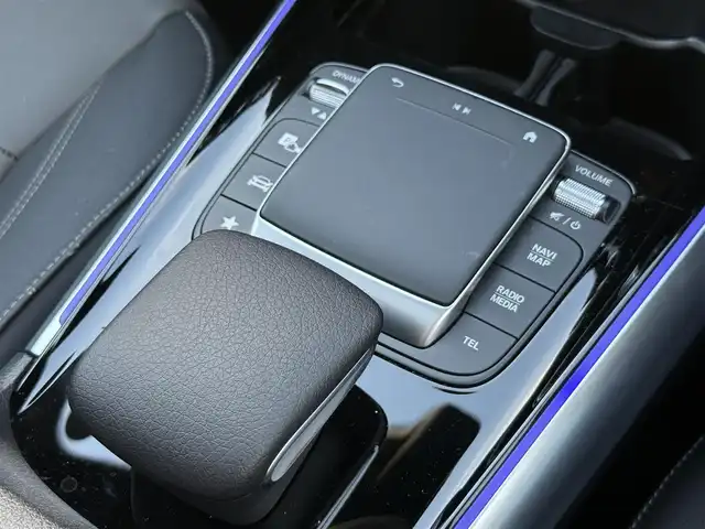メルセデス・ベンツ Ｍ・ベンツ ＧＬＡ２００ｄ 4マチック AMGライン 静岡県 2022(令4)年 3.9万km 黒 ナビゲーションパッケージ/ナビゲーション/フルセグTV/Bluetooth/トラフィックサインアシスト/AMGライン/AMGスタイリングパッケージ/19インチ5ツインスポークAW/マルチビームLEDヘッドライト/アダプティブアイビームアシスト/アンビエントライト/AMGレザーエクスクルーシブパッケージ/レーダーセーフティパッケージ/ブレーキアシスト/ブラインドスポットアシスト/レーンキーピングアシスト/ステアリングアシスト/ブレーキホールド機能/360°カメラシステムキャプテンシート