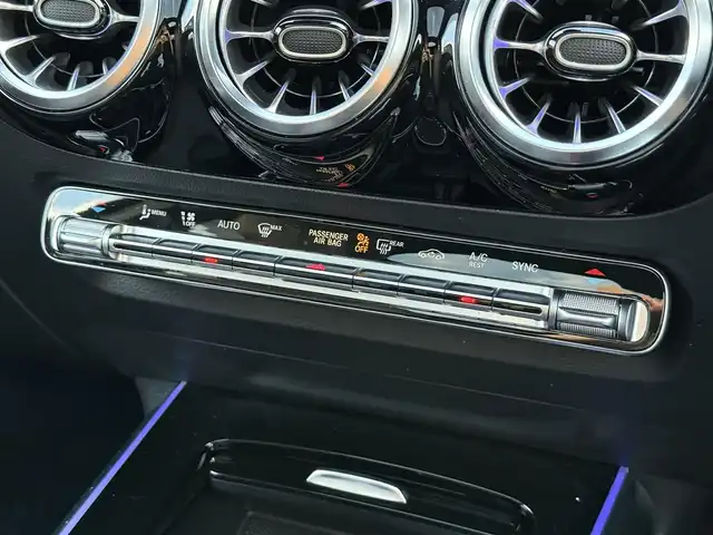 メルセデス・ベンツ Ｍ・ベンツ ＧＬＡ２００ｄ 4マチック AMGライン 静岡県 2022(令4)年 3.9万km 黒 ナビゲーションパッケージ/ナビゲーション/フルセグTV/Bluetooth/トラフィックサインアシスト/AMGライン/AMGスタイリングパッケージ/19インチ5ツインスポークAW/マルチビームLEDヘッドライト/アダプティブアイビームアシスト/アンビエントライト/AMGレザーエクスクルーシブパッケージ/レーダーセーフティパッケージ/ブレーキアシスト/ブラインドスポットアシスト/レーンキーピングアシスト/ステアリングアシスト/ブレーキホールド機能/360°カメラシステムキャプテンシート