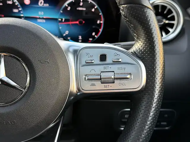 メルセデス・ベンツ Ｍ・ベンツ ＧＬＡ２００ｄ 4マチック AMGライン 静岡県 2022(令4)年 3.9万km 黒 ナビゲーションパッケージ/ナビゲーション/フルセグTV/Bluetooth/トラフィックサインアシスト/AMGライン/AMGスタイリングパッケージ/19インチ5ツインスポークAW/マルチビームLEDヘッドライト/アダプティブアイビームアシスト/アンビエントライト/AMGレザーエクスクルーシブパッケージ/レーダーセーフティパッケージ/ブレーキアシスト/ブラインドスポットアシスト/レーンキーピングアシスト/ステアリングアシスト/ブレーキホールド機能/360°カメラシステムキャプテンシート