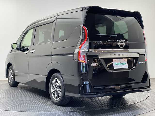 日産 セレナ e－パワー ハイウェイスター V 愛媛県 2022(令4)年 4.4万km ダイヤモンドブラック １０型ナビ/フルセグ／Ｂｌｕｅｔｏｏｔｈ／ＣＤ／ＤＶＤ/全方位カメラ/後席モニター/衝突軽減ブレーキ/レーダークルーズコントロール/ＥＴＣ/前方ドライブレコーダー/両側パワースライドドア/前後コーナーセンサー/ブラインドスポットモニター/LEDヘッドライト/レーンキープアシスト