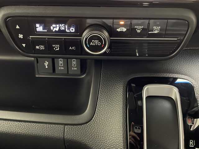 ホンダ Ｎ ＢＯＸ カスタム G L ホンダセンシング 宮崎県 2019(令1)年 3.7万km プレミアムベルベットパープル・パール Honda SENSING/〇衝突軽減ブレーキ〈CMBS〉/〇誤発進抑制機能/〇後方誤発進抑制機能/〇歩行者事故低減ステアリング/〇路外逸脱抑制機能/〇ACC〈アダプティブ・クルーズ・コントロール〉/〇LKAS〈車線維持支援システム〉/〇オートハイビーム/〇先行車発進お知らせ機能/〇標識認識機能/純正8インチSDナビ/フルセグTV/CD/DVD/Bluetooth/Music Rack/バックカメラ/片側パワースライドドア/LEDヘッドライト/純正14インチAW/ビルトインETC/スマートキー×2