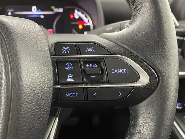 トヨタ ヴォクシー S－Z 道央・札幌 2023(令5)年 5.6万km アティチュードブラックマイカ ・４WD/・寒冷地仕様/・純正ナビ/・フリップダウンモニター/・バックカメラ/・両側パワースライド/・フルセグＴＶ＆ＣＤ＆ＤＶＤ＆ＢＴ/・純正ドライブレコーダー/・シートヒーター/・ＥＴＣ２．０/・前後障害物センサー/・衝突軽減ブレーキ/・横滑り防止機能/・オートライト/・オートハイビーム/・ステアリングヒーター/・パワーバックドア/・電動パーキングブレーキ/・ブレーキオートホールド/・アダプティブクルーズコントロール/・レーンアシスト/・LEDヘッドライト