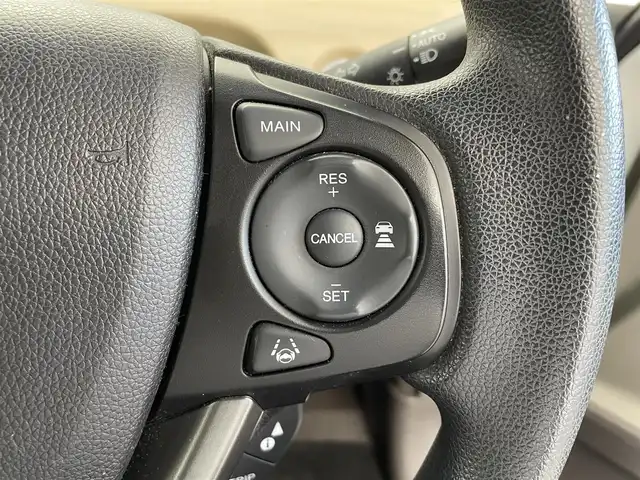 ホンダ フリード ハイブリット 群馬県 2019(令1)年 6万km ホワイトオーキッドパール 社外７型ナビ　Ｂカメラ　衝突軽減　車線逸脱抑制　先行車発進アラート　レーダークルーズ　両側パワスラ　ビルトインＥＴＣ　フルセグ　ＬＥＤヘッド　Ａライト　オートエアコン　Ｐスタート　スマートキー　禁煙車