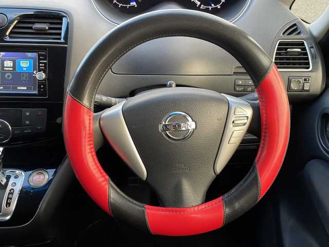 日産 セレナ HWS S HV Vセレ +SeftyⅡ 島根県 2015(平27)年 7.4万km ダイヤモンドブラック 純正7インチSDナビゲーション(MC315D-W)/フルセグ BT CD DVD/エマージェンシーブレーキ/レーンキープアシスト/アラウンドビューカメラ/両側パワースライドドア/クルーズコントロール/アイドリングストップ/LEDヘッドライト/AUTOライト/フォグライト/ETC/電動格納ミラー/シートリフター/プッシュスタート/純正18インチアルミホイール