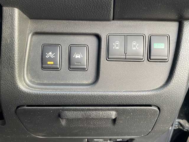 日産 セレナ HWS S HV Vセレ +SeftyⅡ 島根県 2015(平27)年 7.4万km ダイヤモンドブラック 純正7インチSDナビゲーション(MC315D-W)/フルセグ BT CD DVD/エマージェンシーブレーキ/レーンキープアシスト/アラウンドビューカメラ/両側パワースライドドア/クルーズコントロール/アイドリングストップ/LEDヘッドライト/AUTOライト/フォグライト/ETC/電動格納ミラー/シートリフター/プッシュスタート/純正18インチアルミホイール