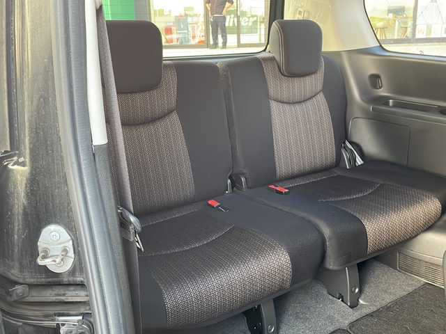 日産 セレナ HWS S HV Vセレ +SeftyⅡ 島根県 2015(平27)年 7.4万km ダイヤモンドブラック 純正7インチSDナビゲーション(MC315D-W)/フルセグ BT CD DVD/エマージェンシーブレーキ/レーンキープアシスト/アラウンドビューカメラ/両側パワースライドドア/クルーズコントロール/アイドリングストップ/LEDヘッドライト/AUTOライト/フォグライト/ETC/電動格納ミラー/シートリフター/プッシュスタート/純正18インチアルミホイール