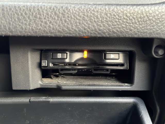 日産 セレナ HWS S HV Vセレ +SeftyⅡ 島根県 2015(平27)年 7.4万km ダイヤモンドブラック 純正7インチSDナビゲーション(MC315D-W)/フルセグ BT CD DVD/エマージェンシーブレーキ/レーンキープアシスト/アラウンドビューカメラ/両側パワースライドドア/クルーズコントロール/アイドリングストップ/LEDヘッドライト/AUTOライト/フォグライト/ETC/電動格納ミラー/シートリフター/プッシュスタート/純正18インチアルミホイール