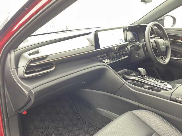 トヨタ クラウン エステート Z 兵庫県 2025(令7)年 0.2万km 赤Ⅱ ・ワンオーナー車/・純正12.3インチナビ/TV/Bluetooth/USB/Miracast/・ビルトインETC2.0/・パノラミックビューモニター/・デジタルインナーミラー/・純正前後ドライブレコーダー/・置くだけ充電/・Toyota Safety Sense/・トヨタチームメイト/・アドバンストパーク/・プリクラッシュセーフティ/・緊急時操舵支援/・フロントクロストラフィックアラート/・レーンチェンジングアシスト/・レーントレーシングアシスト/・レーンディパチャーアラート/・レーダークルーズコントロール/・アダプティブハイビームアシスト/・ロードサインアシスト/・ドライバー異常対応システム/・プロアクティブドライビング/・発進遅れ告知機能/・ブラインドスポットモニター/・安心降車アシスト/・後方車両接近告知/・周辺車両接近時サポート/・パーキングサポート/・本革シート/・前席パワーシート/・前席シートヒーター/・前席シートベンチレーション/・ステアリングヒーター/・nanoeX/・パドルシフト/・パワーバックドア/・AC100V1500W電源/・ステアリングスイッチ/・アドバンストパーク