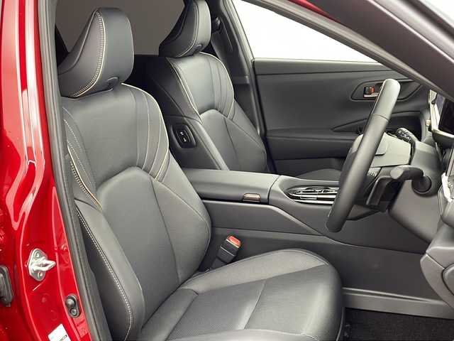 トヨタ クラウン エステート Z 兵庫県 2025(令7)年 0.2万km 赤Ⅱ ・ワンオーナー車/・純正12.3インチナビ/TV/Bluetooth/USB/Miracast/・ビルトインETC2.0/・パノラミックビューモニター/・デジタルインナーミラー/・純正前後ドライブレコーダー/・置くだけ充電/・Toyota Safety Sense/・トヨタチームメイト/・アドバンストパーク/・プリクラッシュセーフティ/・緊急時操舵支援/・フロントクロストラフィックアラート/・レーンチェンジングアシスト/・レーントレーシングアシスト/・レーンディパチャーアラート/・レーダークルーズコントロール/・アダプティブハイビームアシスト/・ロードサインアシスト/・ドライバー異常対応システム/・プロアクティブドライビング/・発進遅れ告知機能/・ブラインドスポットモニター/・安心降車アシスト/・後方車両接近告知/・周辺車両接近時サポート/・パーキングサポート/・本革シート/・前席パワーシート/・前席シートヒーター/・前席シートベンチレーション/・ステアリングヒーター/・nanoeX/・パドルシフト/・パワーバックドア/・AC100V1500W電源/・ステアリングスイッチ/・アドバンストパーク