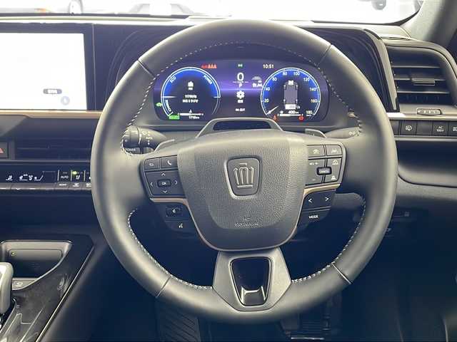 トヨタ クラウン エステート Z 兵庫県 2025(令7)年 0.2万km 赤Ⅱ ・ワンオーナー車/・純正12.3インチナビ/TV/Bluetooth/USB/Miracast/・ビルトインETC2.0/・パノラミックビューモニター/・デジタルインナーミラー/・純正前後ドライブレコーダー/・置くだけ充電/・Toyota Safety Sense/・トヨタチームメイト/・アドバンストパーク/・プリクラッシュセーフティ/・緊急時操舵支援/・フロントクロストラフィックアラート/・レーンチェンジングアシスト/・レーントレーシングアシスト/・レーンディパチャーアラート/・レーダークルーズコントロール/・アダプティブハイビームアシスト/・ロードサインアシスト/・ドライバー異常対応システム/・プロアクティブドライビング/・発進遅れ告知機能/・ブラインドスポットモニター/・安心降車アシスト/・後方車両接近告知/・周辺車両接近時サポート/・パーキングサポート/・本革シート/・前席パワーシート/・前席シートヒーター/・前席シートベンチレーション/・ステアリングヒーター/・nanoeX/・パドルシフト/・パワーバックドア/・AC100V1500W電源/・ステアリングスイッチ/・アドバンストパーク