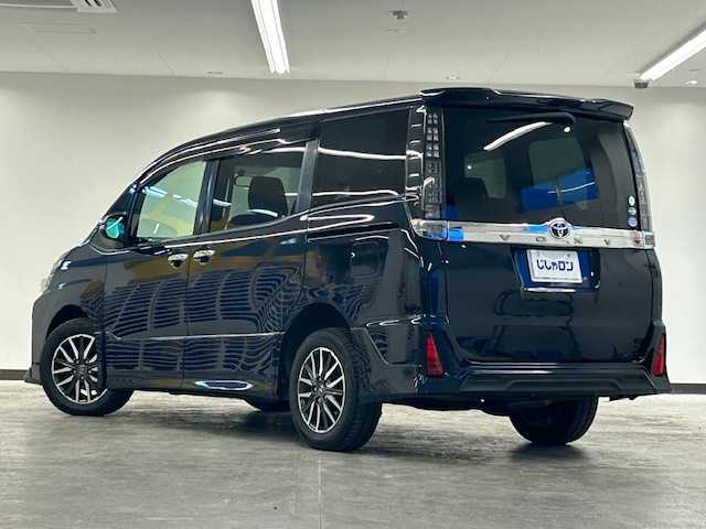 トヨタ ヴォクシー ZS 煌 静岡県 2014(平26)年 14.3万km ブラッキッシュアゲハガラスフレーク (株)IDOMが運営する【じしゃロン浜松店】の自社ローン専用車両になりますこちらは現金またはオートローンご利用時の価格です。自社ローンご希望の方は別途その旨お申付け下さい/４ＷＤ/純正９インチナビ/両側パワースライドドア/ＴＲＤエアロ（フロント・リア）/前後ドライブレコーダー/ＥＴＣ/ＭＴモード付ＡＴ/Ｂｌｕｅｔｏｏｔｈ再生/横滑り防止装置/プッシュスタート