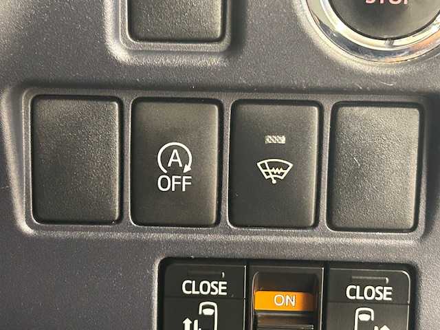 トヨタ ヴォクシー ZS 煌 静岡県 2014(平26)年 14.3万km ブラッキッシュアゲハガラスフレーク (株)IDOMが運営する【じしゃロン浜松店】の自社ローン専用車両になりますこちらは現金またはオートローンご利用時の価格です。自社ローンご希望の方は別途その旨お申付け下さい/４ＷＤ/純正９インチナビ/両側パワースライドドア/ＴＲＤエアロ（フロント・リア）/前後ドライブレコーダー/ＥＴＣ/ＭＴモード付ＡＴ/Ｂｌｕｅｔｏｏｔｈ再生/横滑り防止装置/プッシュスタート