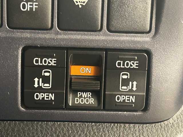 トヨタ ヴォクシー ZS 煌 静岡県 2014(平26)年 14.3万km ブラッキッシュアゲハガラスフレーク (株)IDOMが運営する【じしゃロン浜松店】の自社ローン専用車両になりますこちらは現金またはオートローンご利用時の価格です。自社ローンご希望の方は別途その旨お申付け下さい/４ＷＤ/純正９インチナビ/両側パワースライドドア/ＴＲＤエアロ（フロント・リア）/前後ドライブレコーダー/ＥＴＣ/ＭＴモード付ＡＴ/Ｂｌｕｅｔｏｏｔｈ再生/横滑り防止装置/プッシュスタート