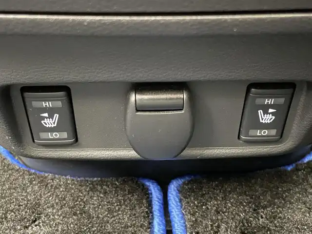 日産 セレナ e－パワー ハイウェイスター V 愛知県 2019(令1)年 3.9万km ダークメタルグレー/ダイヤモンドブラック 純正１０型ナビ　シートヒーター　禁煙　全方位カメラ　ＢＳＭ　ハンドルヒーター　寒冷地　ＥＴＣ　ツートンカラー　　コーナーセンサー　両側パワスラ　純正ドラレコ　ＬＥＤオートライト　フォグ　衝突軽減装置