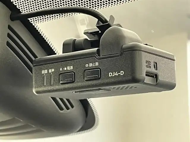 日産 セレナ e－パワー ハイウェイスター V 愛知県 2019(令1)年 3.9万km ダークメタルグレー/ダイヤモンドブラック 純正１０型ナビ　シートヒーター　禁煙　全方位カメラ　ＢＳＭ　ハンドルヒーター　寒冷地　ＥＴＣ　ツートンカラー　　コーナーセンサー　両側パワスラ　純正ドラレコ　ＬＥＤオートライト　フォグ　衝突軽減装置