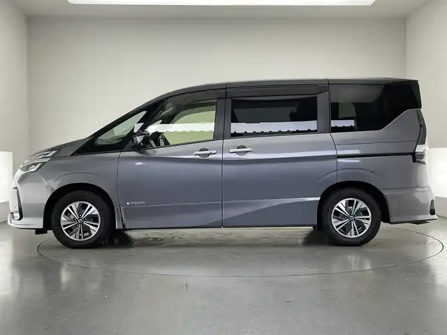 日産 セレナ e－パワー ハイウェイスター V 愛知県 2019(令1)年 3.9万km ダークメタルグレー/ダイヤモンドブラック 純正１０型ナビ　シートヒーター　禁煙　全方位カメラ　ＢＳＭ　ハンドルヒーター　寒冷地　ＥＴＣ　ツートンカラー　　コーナーセンサー　両側パワスラ　純正ドラレコ　ＬＥＤオートライト　フォグ　衝突軽減装置