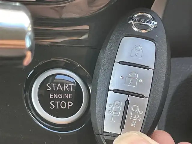 日産 セレナ ハイウェイスター Vセレクション 千葉県 2018(平30)年 3.5万km ダイヤモンドブラック セーフティパックB/プロパイロット/・衝突軽減ブレーキ/レーンキープアシスト/・レーダークルーズコントロール/クリアランスソナー/純正SDナビ(MM317D-W)/・フルセグ/BT/DVD/CD/AUX/アラウンドビューモニター/ステアリングスイッチ/ETC/デジタルインナーミラー/電動パーキングブレーキ/ブレーキホールド/両側パワースライドドア/LEDヘッドライト/オートライト/フォグライト/スマートキー/プッシュスタート/純正フロアマット/純正16インチAW