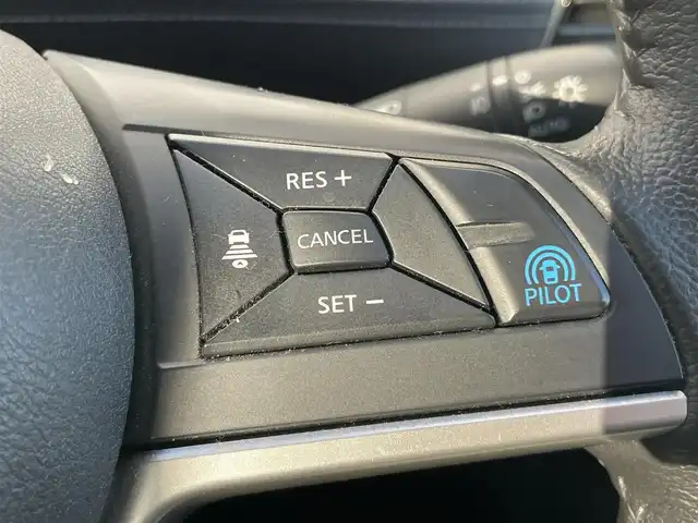 日産 セレナ ハイウェイスター Vセレクション 千葉県 2018(平30)年 3.5万km ダイヤモンドブラック セーフティパックB/プロパイロット/・衝突軽減ブレーキ/レーンキープアシスト/・レーダークルーズコントロール/クリアランスソナー/純正SDナビ(MM317D-W)/・フルセグ/BT/DVD/CD/AUX/アラウンドビューモニター/ステアリングスイッチ/ETC/デジタルインナーミラー/電動パーキングブレーキ/ブレーキホールド/両側パワースライドドア/LEDヘッドライト/オートライト/フォグライト/スマートキー/プッシュスタート/純正フロアマット/純正16インチAW