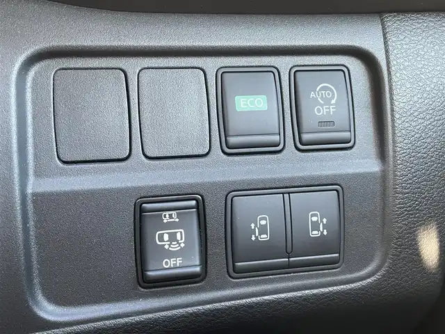 日産 セレナ ハイウェイスター Vセレクション 千葉県 2018(平30)年 3.5万km ダイヤモンドブラック セーフティパックB/プロパイロット/・衝突軽減ブレーキ/レーンキープアシスト/・レーダークルーズコントロール/クリアランスソナー/純正SDナビ(MM317D-W)/・フルセグ/BT/DVD/CD/AUX/アラウンドビューモニター/ステアリングスイッチ/ETC/デジタルインナーミラー/電動パーキングブレーキ/ブレーキホールド/両側パワースライドドア/LEDヘッドライト/オートライト/フォグライト/スマートキー/プッシュスタート/純正フロアマット/純正16インチAW