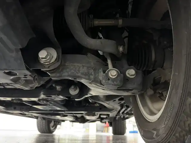 トヨタ ランドクルーザー ZX 三重県 2016(平28)年 6.2万km ホワイトパールクリスタルシャイン プレミアムガソリン/フルタイム4WD/MTモード付フロア6AT/純正 9インチナビ*1/（AM/FM/CD/DVD/Blu-ray/SDREC/SD/USB/Bluetooth/VTR/AUX/TV）/トヨタプレミアムサウンド（12スピーカー）*/11.6インチx2 純正リヤシートエンターテインメントシステム/マルチテレインモニター*/モデリスタエアロ（F/S/R下）/ドライブレコーダー 前方/ETC2.0/Toyota Safety Sense/●PCS/●LDA/●レーダークルコン/●AHB/・クリアランスソナー&バックソナー/・ブラインドスポットモニター/・リヤクロストラフィックアラート*1/装備/・パワーバックドア（上側）*/・ルーフレール*/・寒冷地仕様*/・ムーンルーフ/・茶革シート/・シートヒーター（D/N/2nd左右）/ベンチレーション（D/N）/・ステアリングヒーター/・パワーシート（D/N）（2nd前後パワースライド機構）/・左右＆後席独立オートエアコン/・LEDヘッドランプ/・オートライト/・オートワイパー/・純正20inAW/など/メカニズム系装備/・高低調整サスペンション/・マルチテレインセレクト/など/*…OP装備