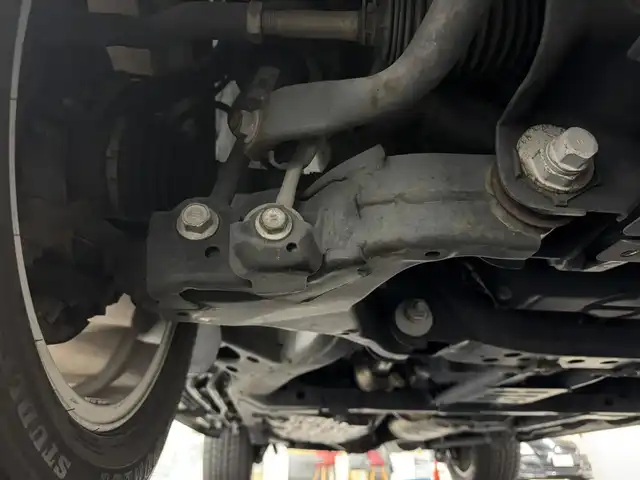 トヨタ ランドクルーザー ZX 三重県 2016(平28)年 6.2万km ホワイトパールクリスタルシャイン プレミアムガソリン/フルタイム4WD/MTモード付フロア6AT/純正 9インチナビ*1/（AM/FM/CD/DVD/Blu-ray/SDREC/SD/USB/Bluetooth/VTR/AUX/TV）/トヨタプレミアムサウンド（12スピーカー）*/11.6インチx2 純正リヤシートエンターテインメントシステム/マルチテレインモニター*/モデリスタエアロ（F/S/R下）/ドライブレコーダー 前方/ETC2.0/Toyota Safety Sense/●PCS/●LDA/●レーダークルコン/●AHB/・クリアランスソナー&バックソナー/・ブラインドスポットモニター/・リヤクロストラフィックアラート*1/装備/・パワーバックドア（上側）*/・ルーフレール*/・寒冷地仕様*/・ムーンルーフ/・茶革シート/・シートヒーター（D/N/2nd左右）/ベンチレーション（D/N）/・ステアリングヒーター/・パワーシート（D/N）（2nd前後パワースライド機構）/・左右＆後席独立オートエアコン/・LEDヘッドランプ/・オートライト/・オートワイパー/・純正20inAW/など/メカニズム系装備/・高低調整サスペンション/・マルチテレインセレクト/など/*…OP装備