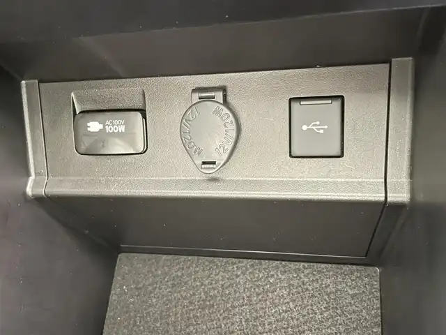 トヨタ アルファード S Cパッケージ 千葉県 2021(令3)年 3.6万km ホワイトパールクリスタルシャイン 禁煙車/純正DAナビ/・CD/DVD/BT/ACP/AA/フルセグ/プリクラッシュセーフティ/クリアランスソナー/LTA（レーントレーシングアシスト）/バックカメラ/サンルーフ/純正フリップダウンモニター/レーダークルーズコントロール/レザーシート/前席シートヒーター/前席パワーシート/ステアリングヒーター/デジタルインナールームミラー/パワーバックドア/両側パワースライドドア/LEDヘッドライト/フォグライト/オートハイビーム/電動パーキングブレーキ/ブレーキホールド/車高調/社外20インチアルミホイール