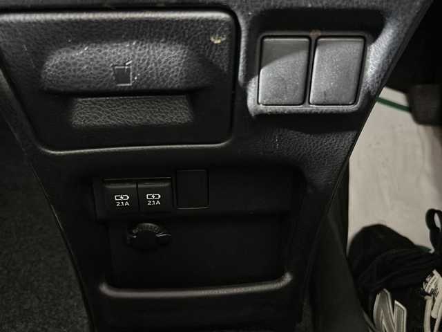 トヨタ ヴォクシー ZS 煌Ⅱ 広島県 2019(令1)年 5.1万km ブラック 純正SDナビ（NSZT-Y68T）/（FM/AM/CD/DVD/BT）/フルセグテレビ/バックカメラ/ETC/ドライブレコーダー/フリップダウンモニター/プッシュスタート/クルーズコントロール/アイドリングストップ/横滑り防止装置/衝突被害軽減システム/MTモード付AT/両側パワースライドドア/フロアマット/USB入力端子/純正LEDヘッドライト/純正フォグランプ/オートライト/オートマチックハイビーム/コーナーセンサー/純正１６インチアルミホイール/電動格納ドアミラー/純正ドアバイザー