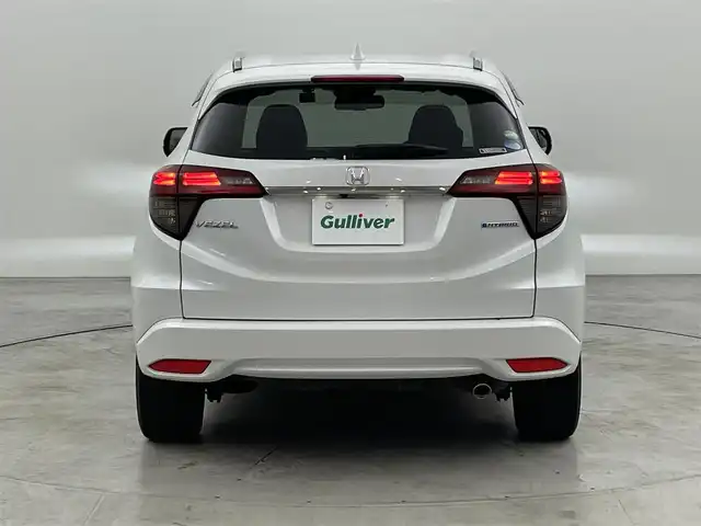 ホンダ ヴェゼル ハイブリッド Z ホンダセンシング 福岡県 2018(平30)年 3.3万km プラチナホワイトパール 社外８型ナビ（フルセグＴＶ）　/バックカメラ　/ビルトインＥＴＣ　/前方ドラレコ　/アダプティブクルコン　/衝突軽減　/レーンキープ　/パドルシフト　/ハーフレザー　/シートヒーター　/純正１７インチＡＷ　/ＬＥＤライト/ルーフレール
