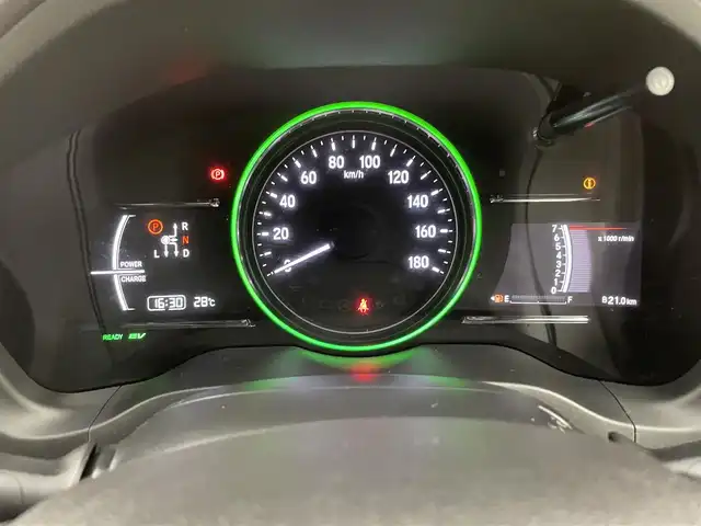 ホンダ ヴェゼル ハイブリッド Z ホンダセンシング 福岡県 2018(平30)年 3.3万km プラチナホワイトパール 社外８型ナビ（フルセグＴＶ）　/バックカメラ　/ビルトインＥＴＣ　/前方ドラレコ　/アダプティブクルコン　/衝突軽減　/レーンキープ　/パドルシフト　/ハーフレザー　/シートヒーター　/純正１７インチＡＷ　/ＬＥＤライト/ルーフレール