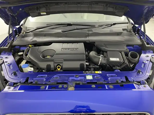 ジャガー Ｅペース 千葉県 2018(平30)年 8.7万km 青 禁煙車/純正ナビ/Bluetooth/フルセグTV/全方位カメラ/レーダークルーズコントロール/レーンキープ/衝突被害軽減ブレーキ/電子パーキングブレーキ/ドライブモードセレクト/マニュアルモード/スペアキー