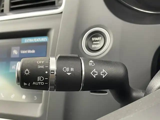 ジャガー Ｅペース 千葉県 2018(平30)年 8.7万km 青 禁煙車/純正ナビ/Bluetooth/フルセグTV/全方位カメラ/レーダークルーズコントロール/レーンキープ/衝突被害軽減ブレーキ/電子パーキングブレーキ/ドライブモードセレクト/マニュアルモード/スペアキー